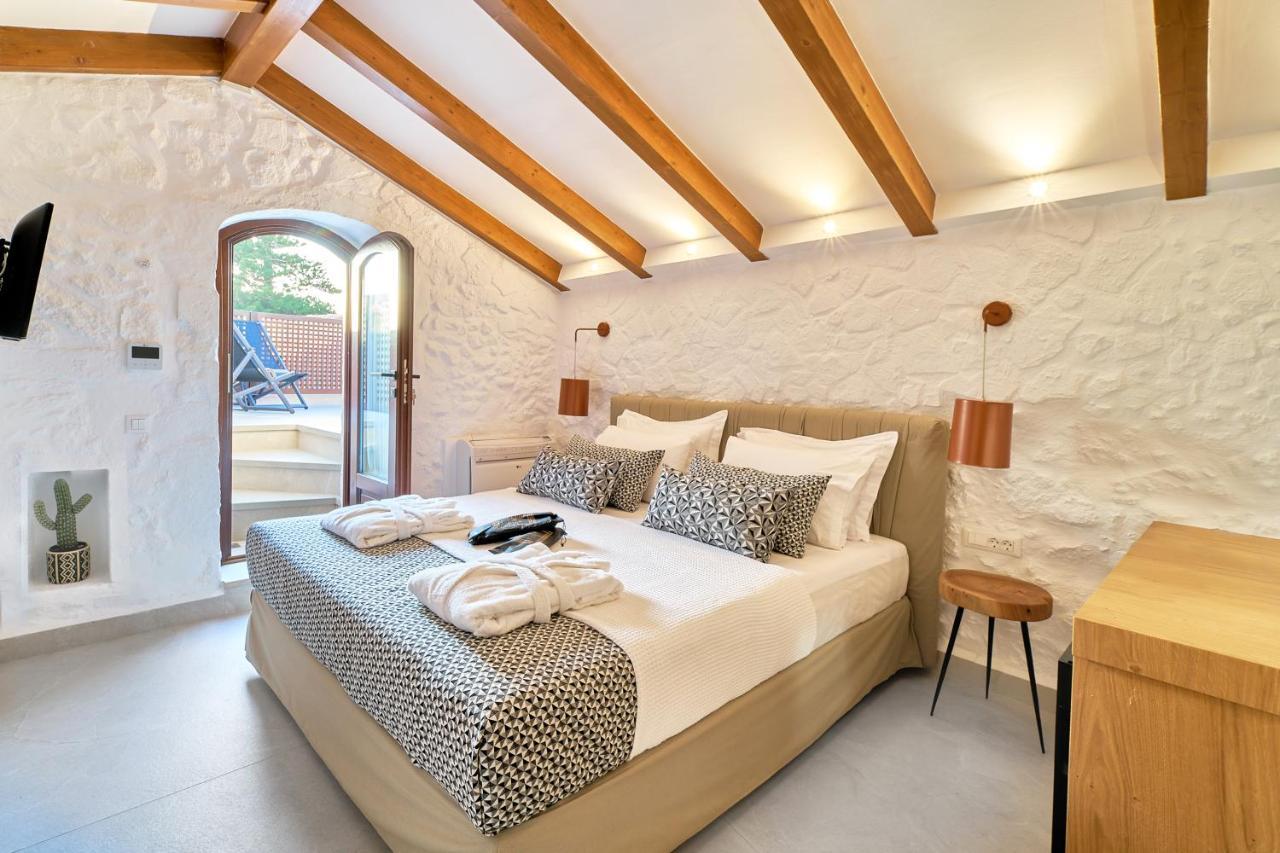 Vista Del Porto Luxury Suites 레팀노 외부 사진