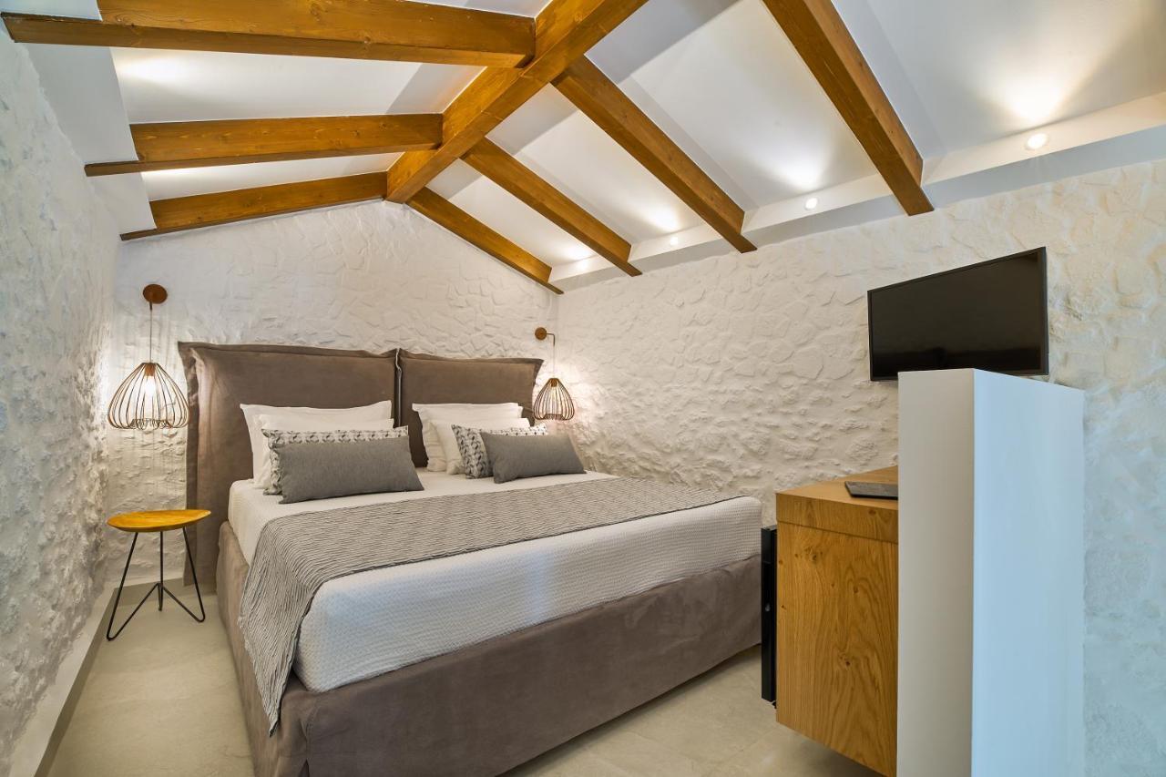 Vista Del Porto Luxury Suites 레팀노 외부 사진